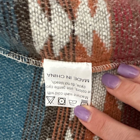 Multicolor Patterned Jacket - Picture 9 of 11